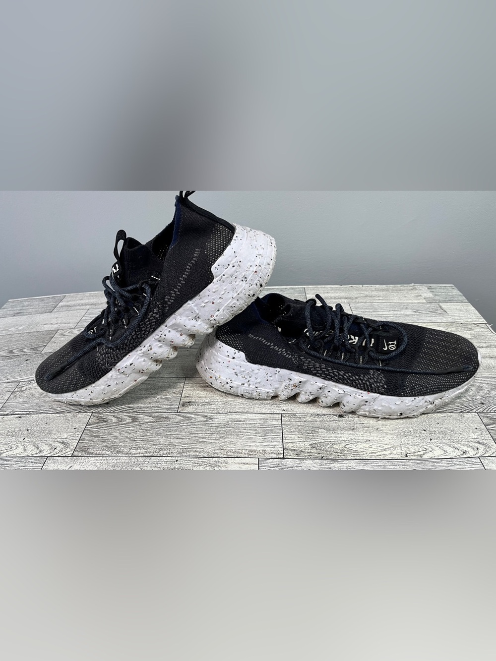 Nike Men's Black Running Shoes Space Hippie 01 Navy Men's Size 10